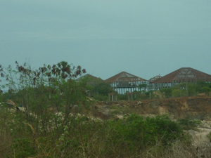 මේ කදිරගාමර් මහතාට අයත් ඉඩමයි | Image Credit: www.meepura.com